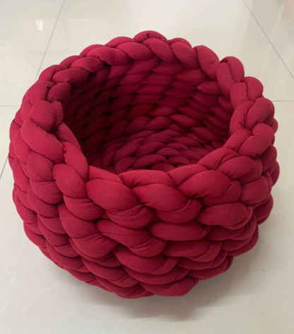 Super Soft Woven Cat Nest – Cozy Handwoven Cat Bed & Pet Basket